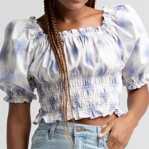 Brand: Levi’s. Size: Medium. Color: White & Purple.